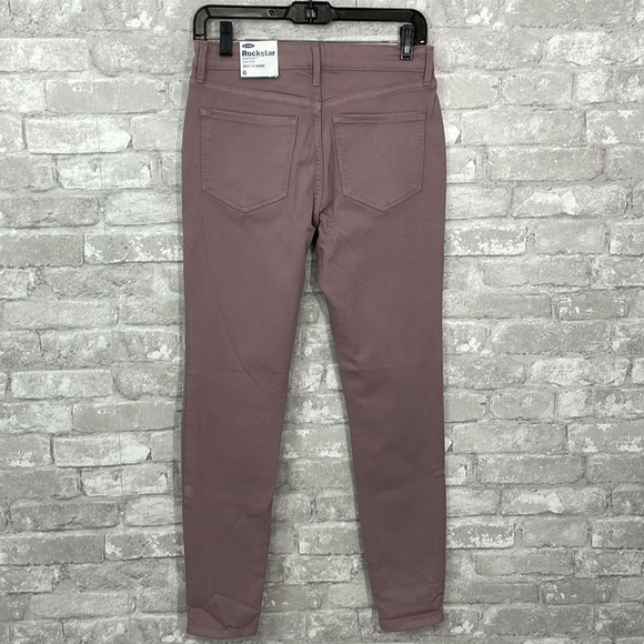 Old Navy Rockstar Super Skinny Jeans - Picture 3 of 8